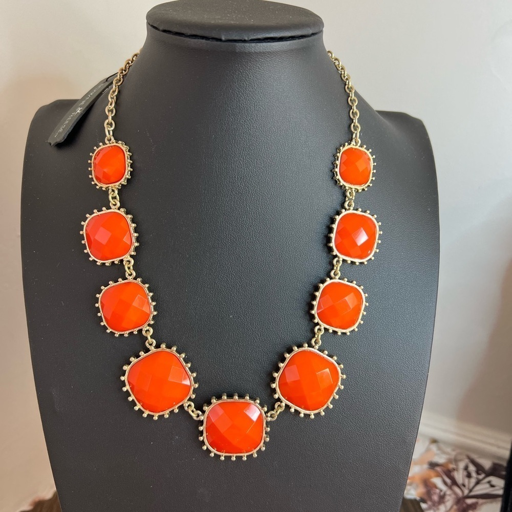 Towne & Reese Sarah Larkin Orange Acrylic & Gold Tone Necklace 18” B16